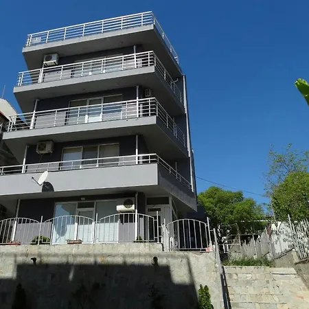 New Purple Building Aparthotel Kiten (Burgas)